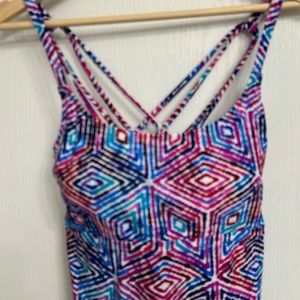 Island Escape 16 Nwt Tankini Top Bust Enhancer  Strappy Add a Size  Multicolor